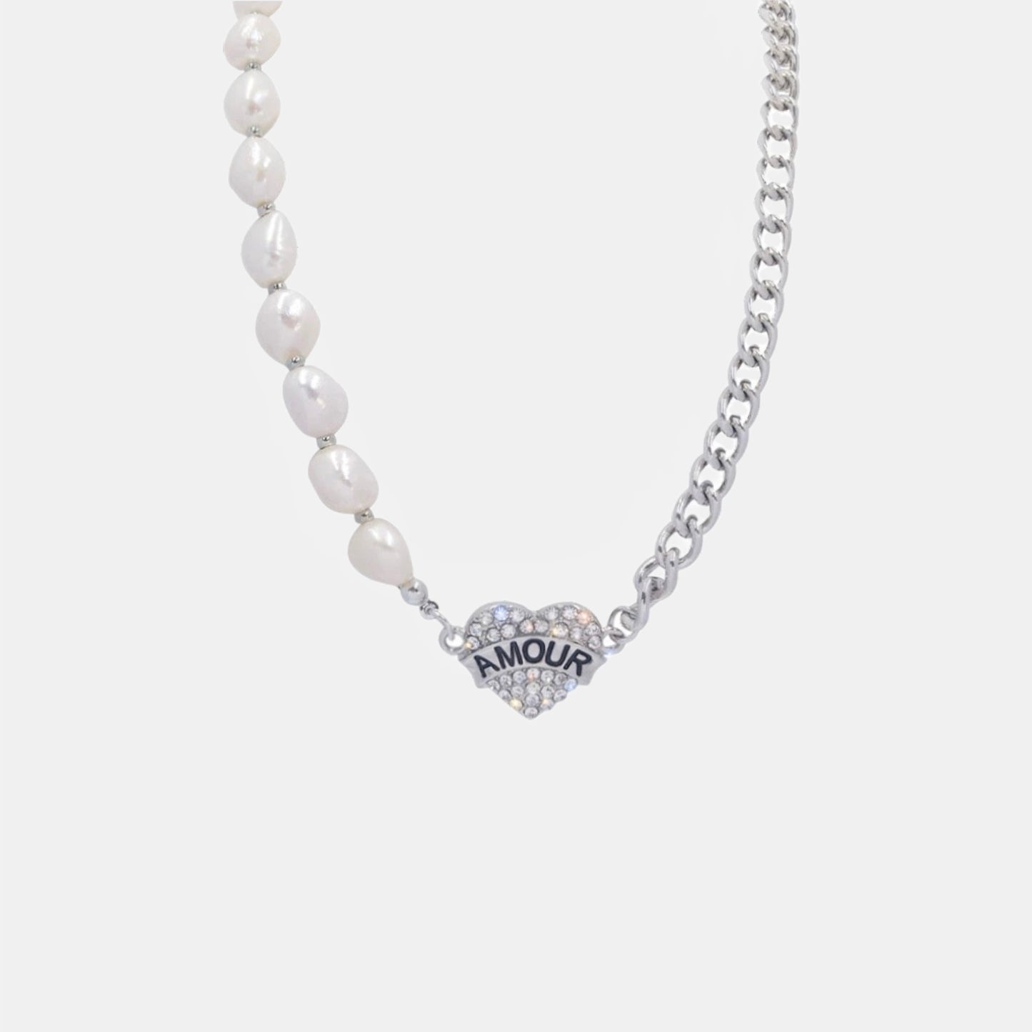 L’amour Pearl Choker