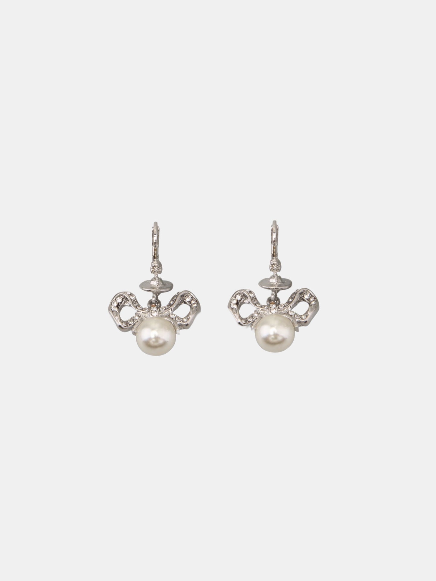 Queen’s Arrival Pearl Earrings