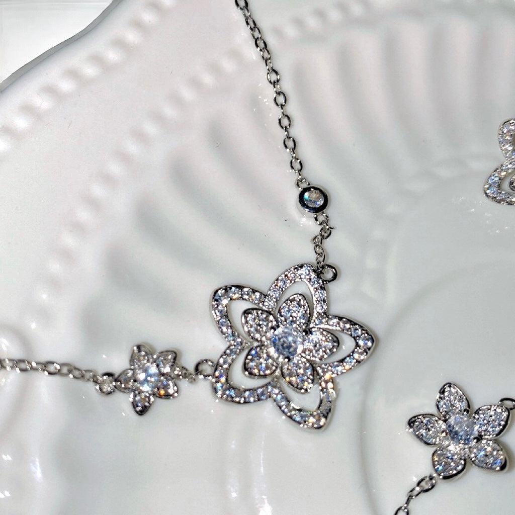 Sparkle Starflower Necklace