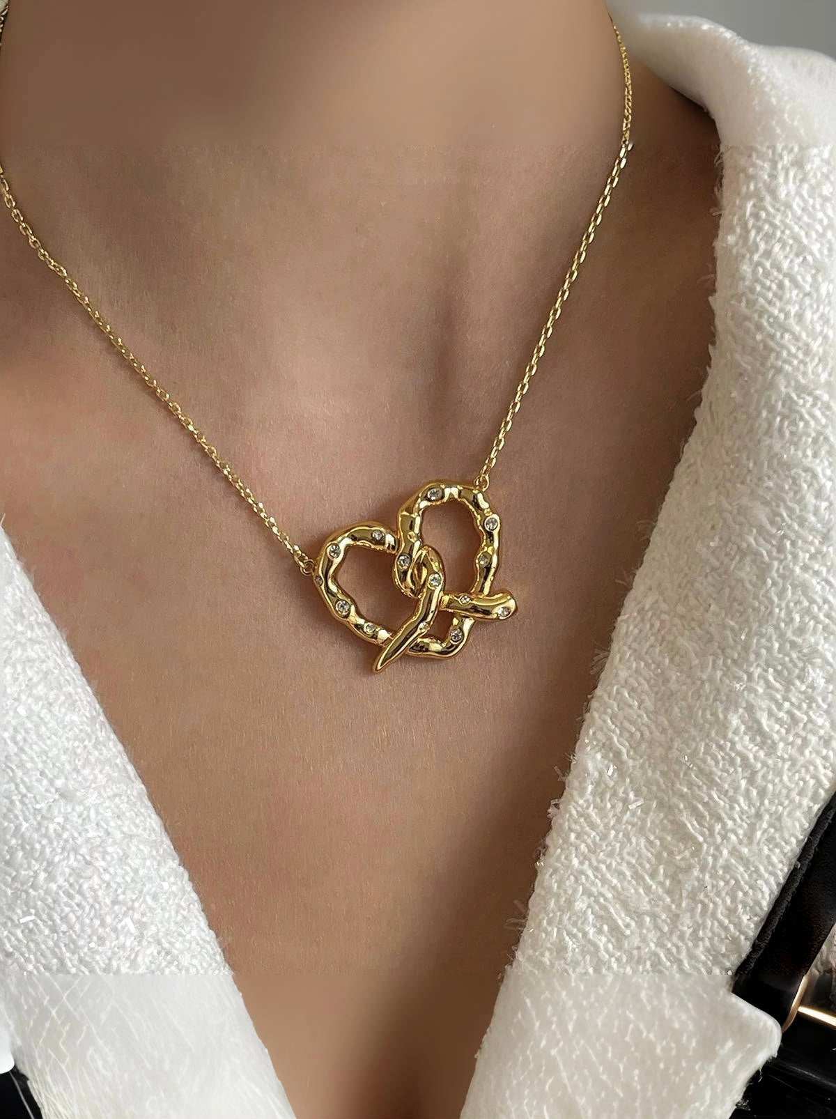 Knot Heart Studs Necklace 🥨