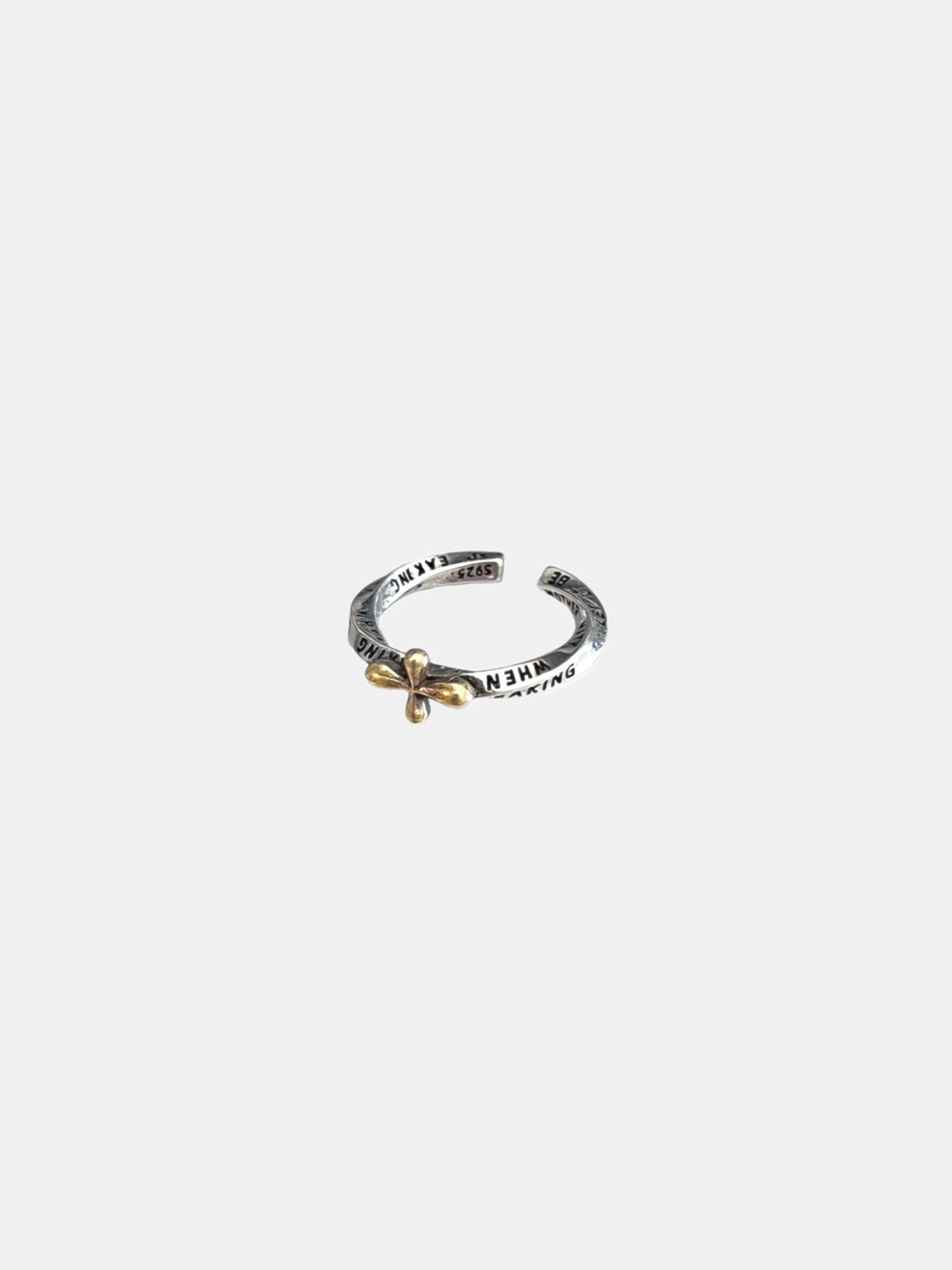 Mobius Cross Ring