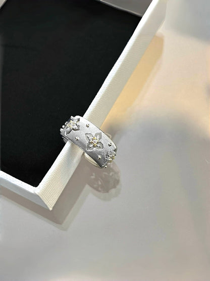 Diamond Clover Rigato Engraving Ring